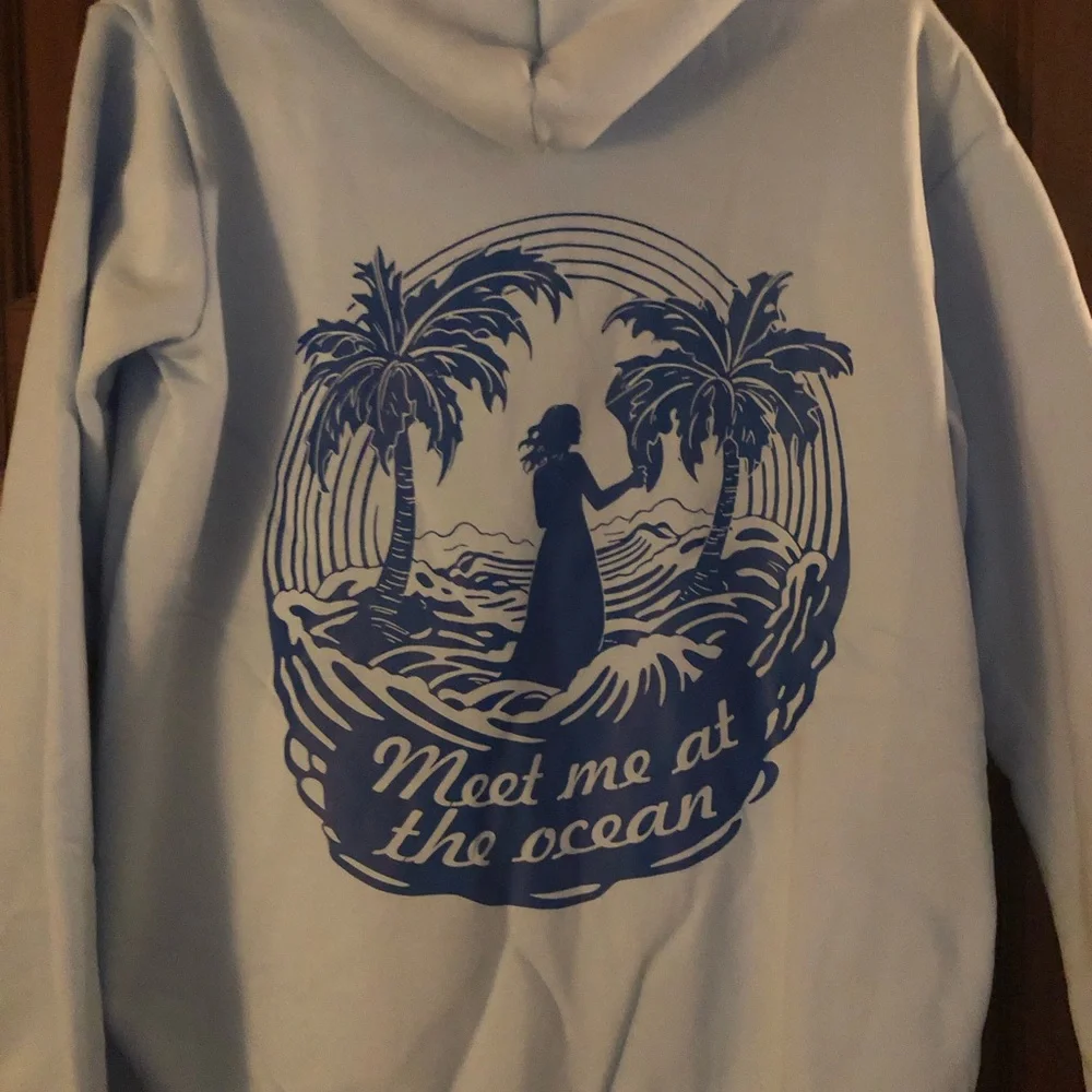 NWOT Beach theme front & back Light Blue Hoodie - Picture 1 of 2